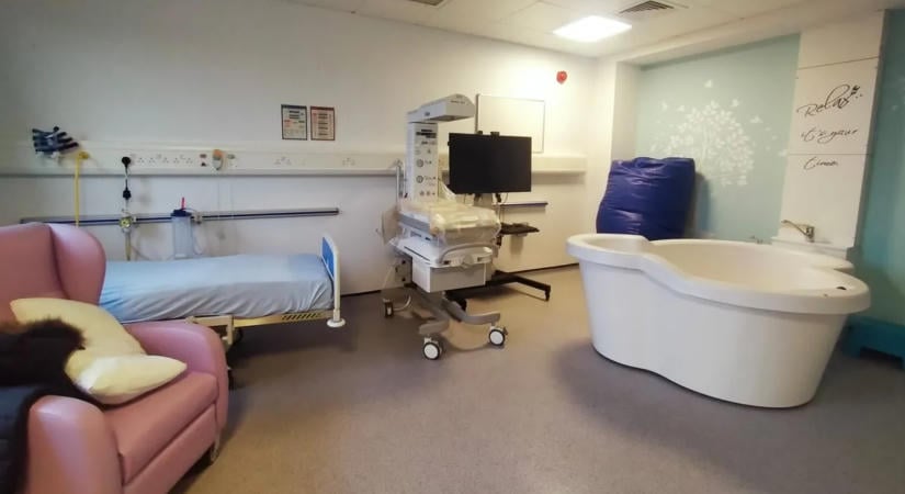 Mentővel vinnék a vajúdó nőket: megszüntetné a kis forgalmú szülészeteket a kórház-főigazgató