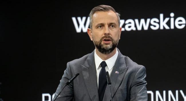 A lengyel védelmi minisztérium tagadja, hogy megakadályozta volna az újabb fegyvercsomag átadását Ukrajnának
