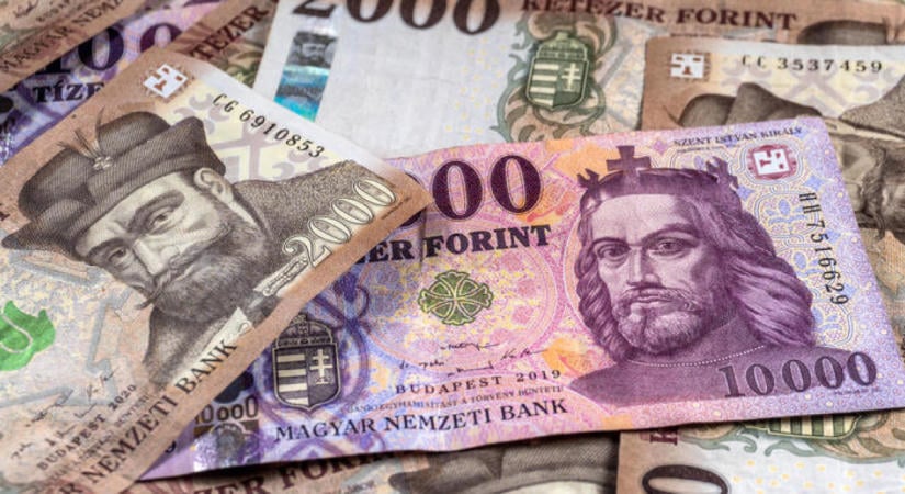 Eltörlik az ötezer forintos kötelező kamarai hozzájárulást