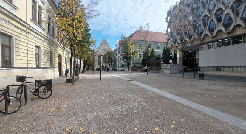 Söprik a kolozsvári utcát, avagy a kincses város központi ékkövének kálváriája