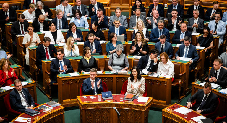 Közpénzből nyomják a Tisza pártlapját