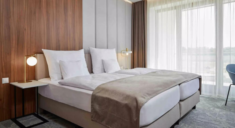Új leányvállalatba szervezi ki az Opus a felcsúti Hotel Pancho üzemeltetését