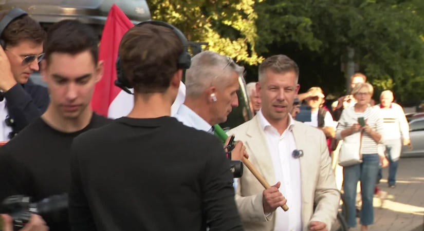 Tóth Tamás továbbra is Magyar Péterrel járja az országot