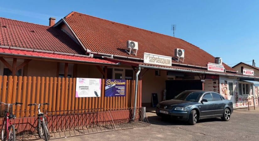 Lopják a Debrecenbe ingázók biciklijét Sárándon