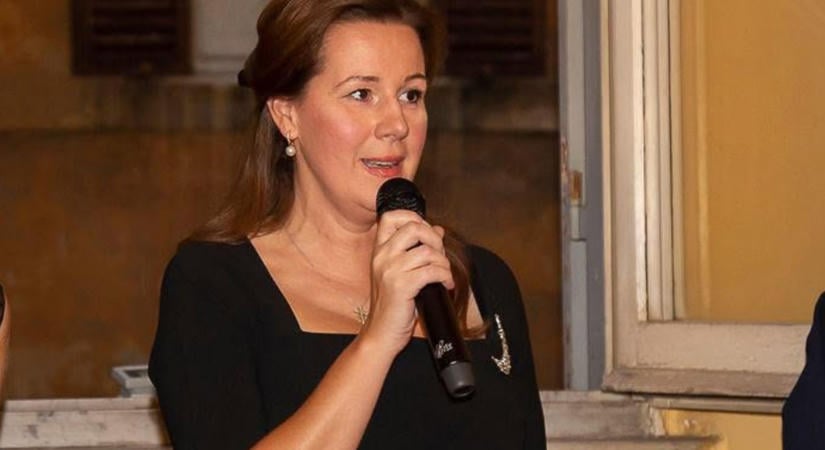 Szijjártó külön engedélyével kapott diplomata-útlevelet a volt svájci nagykövet élettársa