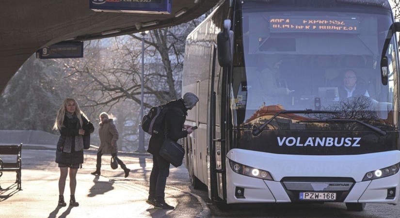 Emeletes buszok helyettesítik majd a vasúti közlekedést Hajdú-Biharban is