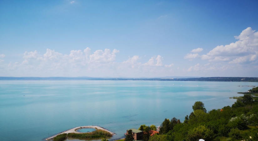 Folyik a pénz: 650 milliárd forint kell a víziközmű-hálózat fejlesztésére a Balatonnál, és ebben nincs benne a tulajdonosok kárpótlása