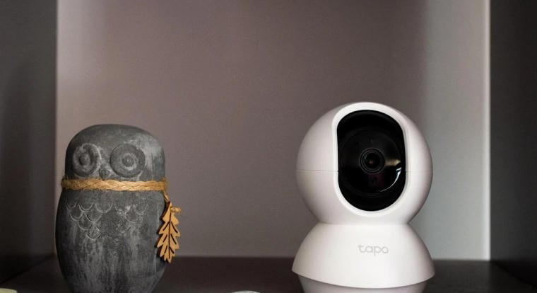TP-Link Tapo kamerád van? Akkor eljött az ideje a rendszerfrissítésnek, ha nem akarod, hogy idegenen nézzenek körül a lakásodban