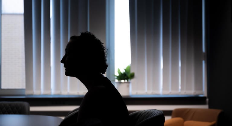 „Ebből tápláltam a gyerekemet” – Anikónak fizetnie kell azért, hogy újra nőnek érezze magát