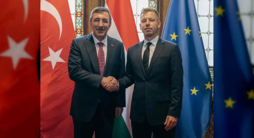 Külföldi delegációk érkeztek Budapestre az 1956-os forradalom ünnepére