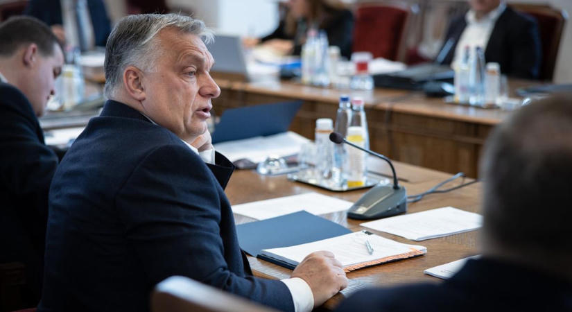 Száznál több olyan döntést hoztak Orbánék közvetlenül a kormányváltás előtt, amiről nem akarták, hogy tudjunk