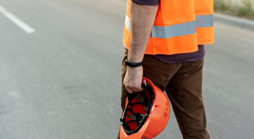 Burkolatjavítás kezdődik a 442-es főúton Martfű térségében