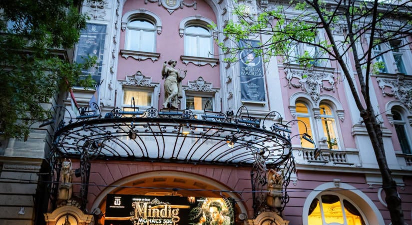 Pattanásig feszült a helyzet az Operettszínházban, a minisztériumtól várnak iránymutatást