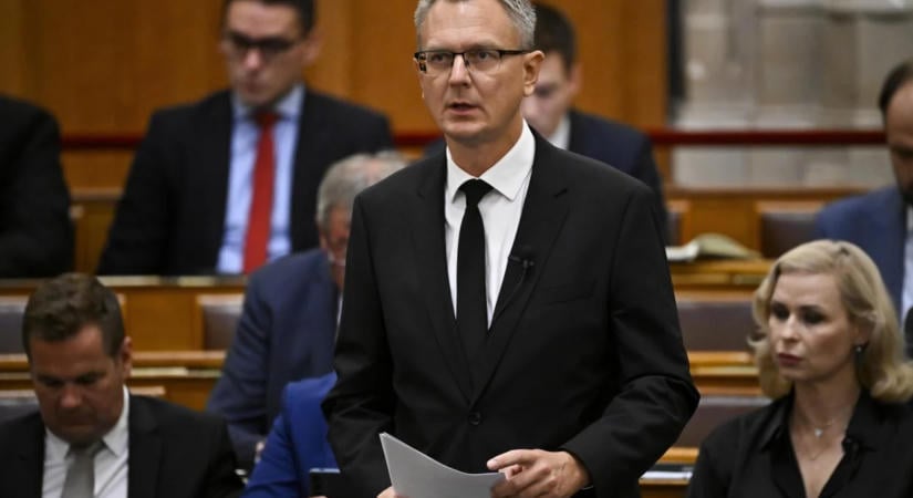 Rétvári Bence az Útravaló ösztöndíj azonnali kifizetését követeli