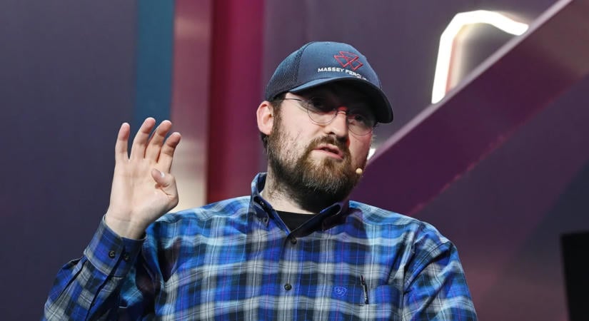 Visszatér a Cardano alapítója, új programozási nyelvvel próbálja megmenteni hitelességét