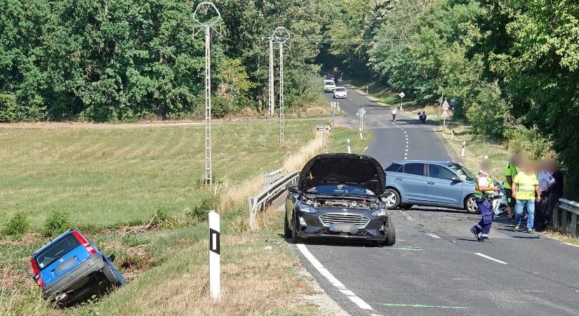 Kis autó ütközött még kisebbel a Dunántúlon, mindenki sérült
