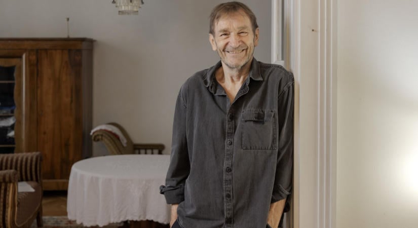 Cserhalmi György: Egyfolytában vigyorgok