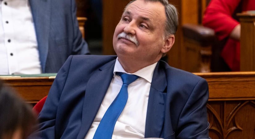 Bibliát emleget Gajdos László, aki áldatlan helyzet miatt ígér azonnali cselekvést
