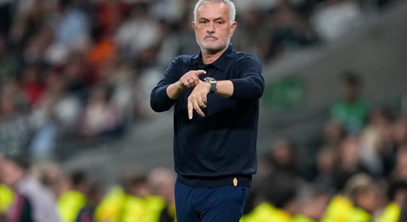 José Mourinho annyira begőzölt Vinícius Júnior kiállítása miatt, hogy lefújta a meccs végi sajtótájékoztatót