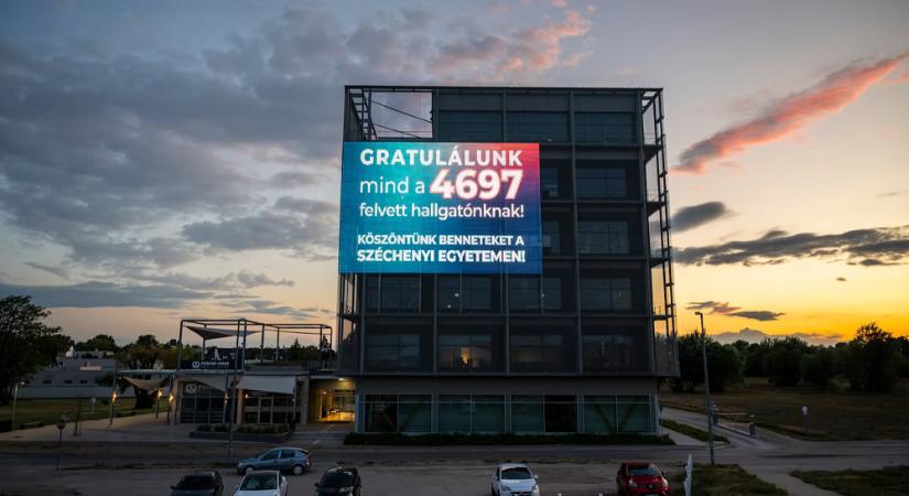 Ismét közel ötezer elsőévest vett fel a győri Széchenyi István Egyetem - több szakon jelentősen emelkedtek a ponthatárok