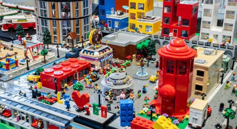 Óriási siker: a LEGO vezére szerint a magyar gyár bővítése követendő példa