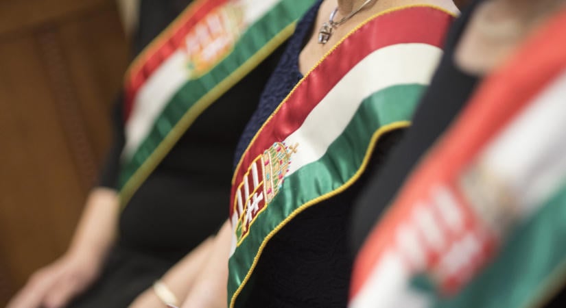 Megbukott egy fideszes reform, a nevekről van szó