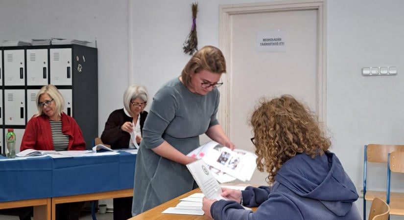 Angol tehetségkutató: hat iskola diákjai mérkőztek meg