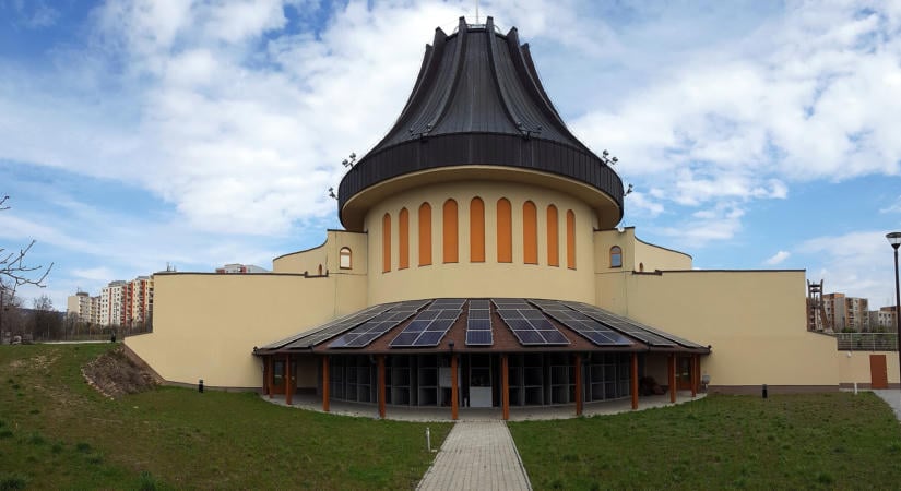 Lélekemelő jubileumi programmal vár a budapesti Szent Angyalok-templom