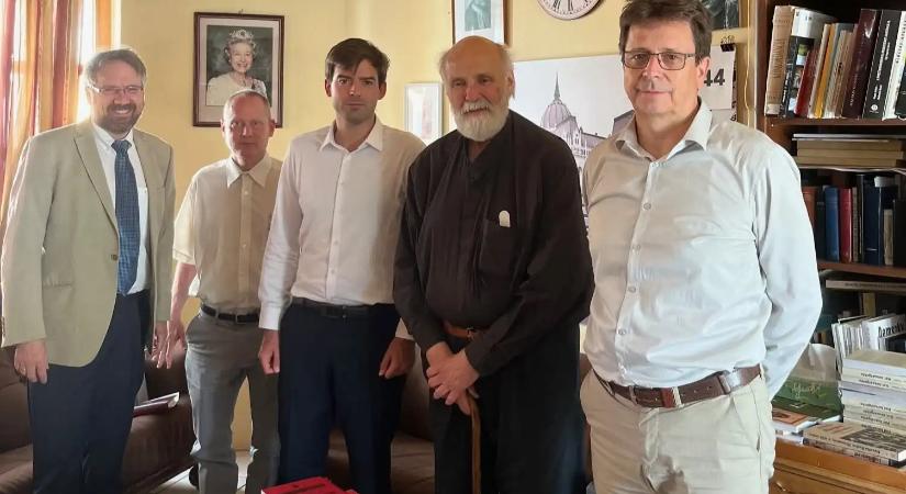 Iványi Gáborral egyeztetett a kormány az egyházi státuszról