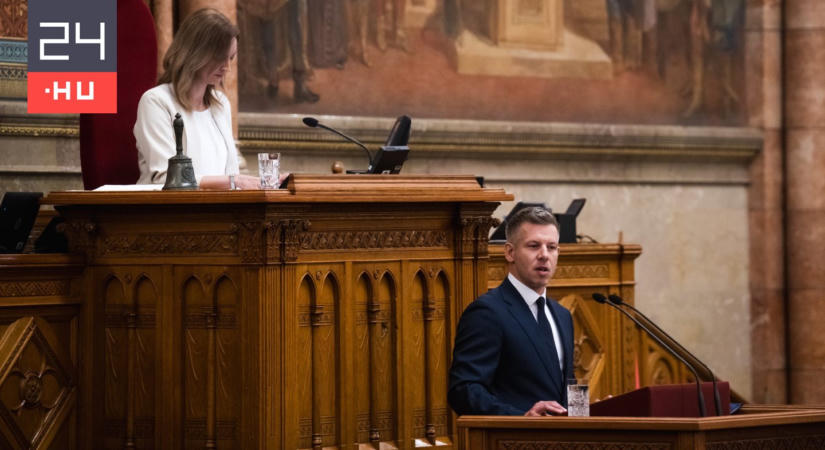 A roma holokausztról szóló megemlékezéssel kezdődik a parlament keddi ülése