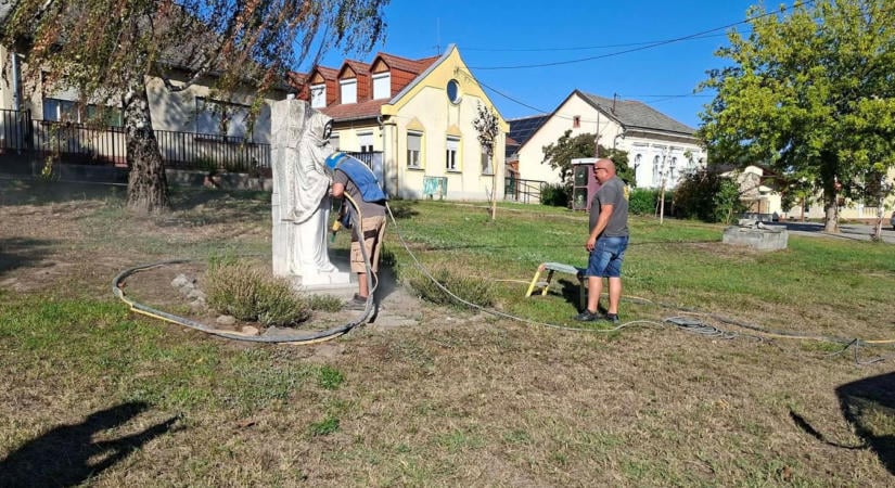 Hozzányúltak a kitelepítési emlékműhöz Györkönyben