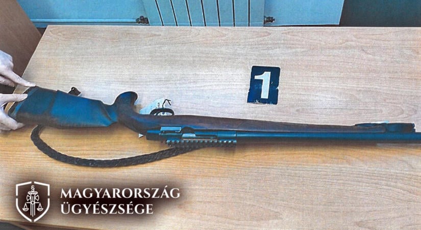 Vadászfegyverrel fenyegette a zalai tó tulajdonosát egy horvát rapsic