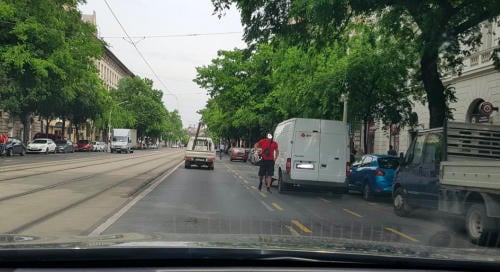 Fellélegezhetnek a gazdagok, remeghetnek a környezetvédők – változnak a parkolási szabályok Budapesten