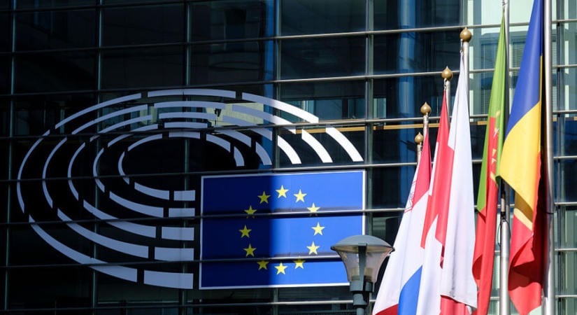 Hat ország a kiadások csökkentésére és a források a védelemre való átcsoportosítására szólította fel az EU-t