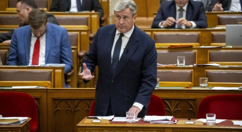 Újabb támogatási programot jelentett be Kapitány István: ők a jogosultak az ingyenpénzre, ennyi a keretösszeg