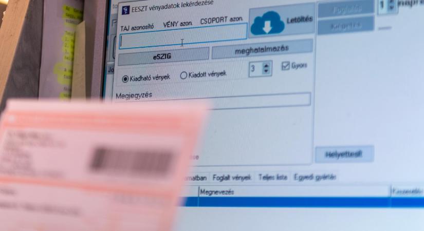 Késik a gyógyszerészi vényírás, az e-beutaló szankcióit is elhalasztják