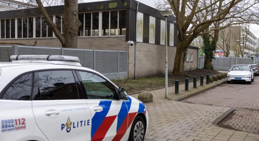 Robbanás történt egy amszterdami irodaház előtt, szélsőséges csoport vállalta a támadást
