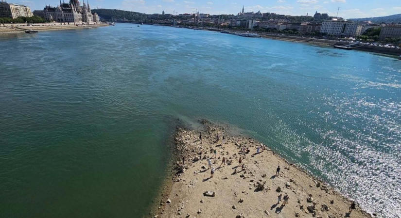 Rekordalacsony vízszintre apadt a Duna Budapestnél – infografikán mutatjuk az újabb apadást