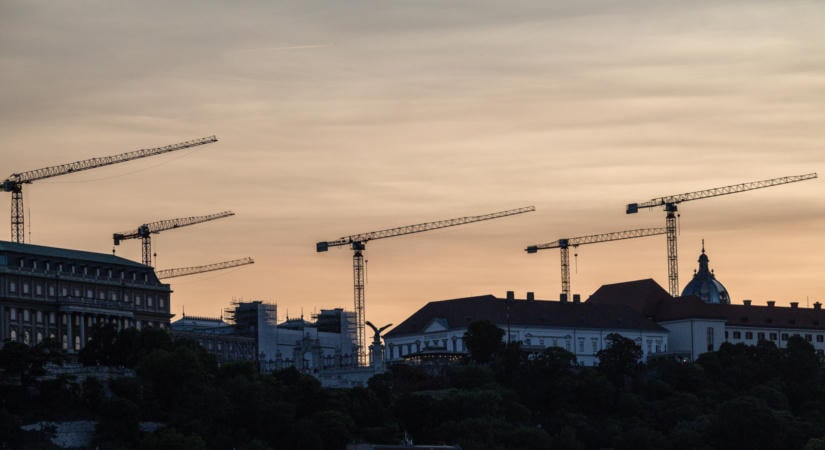 Brüsszel szorosabbra húzná az uniós pénzcsap kezelését, a kontinens fele fellázadt