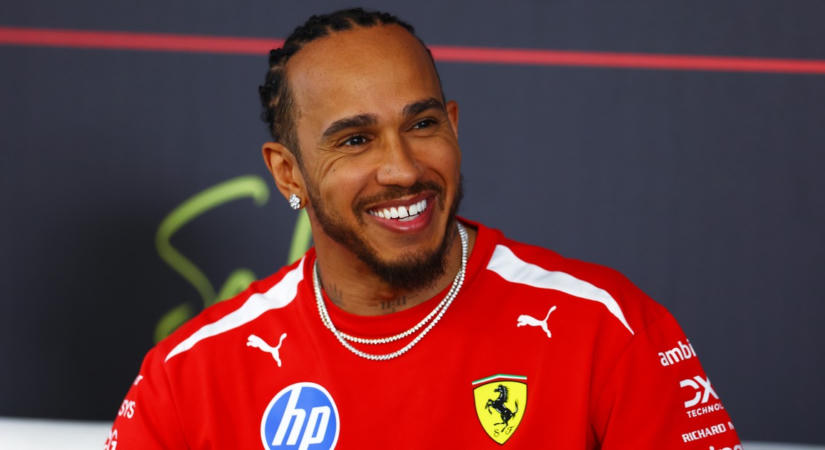 Lewis Hamilton ismét gazdi lesz: már a nevét is tudni az új kiskutyájának – fotó