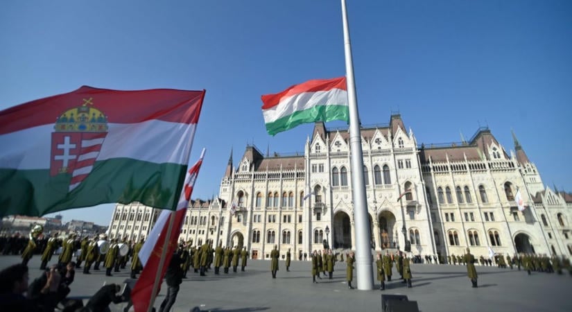 Olvasóink már megszavazták, most a parlamenten a sor: új munkaszüneti nap jöhet!