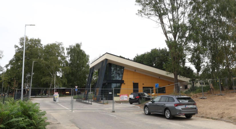 Közel kétmilliárdot már megkapott a kivitelező, alvállalkozók mégis várnak a pénzükre a Deseda Kempingnél