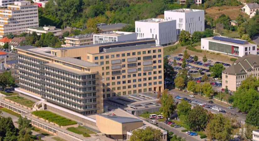Új klinikák, korszerű gépek, felújított rendelők – hatalmas változáson ment át Pécs