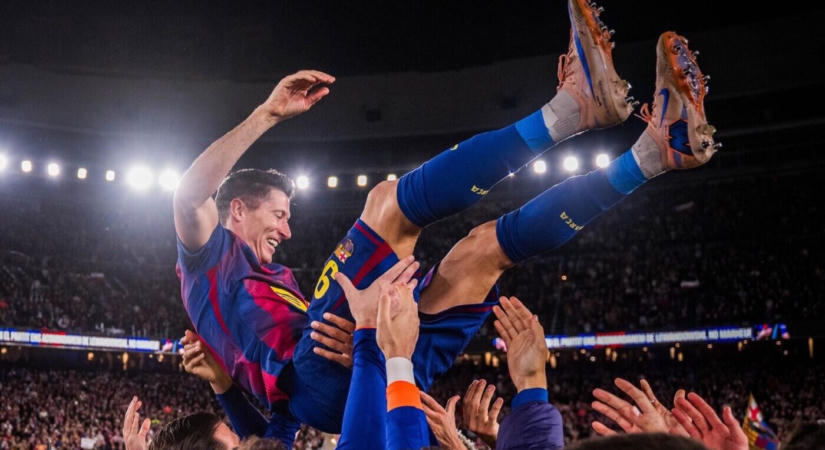 Ez kellemetlen: Hansi Flick miatt kellett távoznia Robert Lewandowskinak Barcelonából