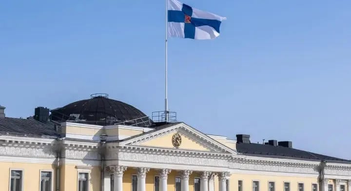 Kudarcot vallottak Finnországban a kormány és a védelmi miniszter elmozdítására irányuló kísérletek