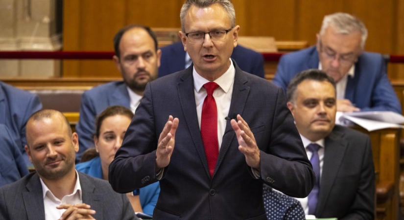 A KDNP folytatja az ellenállást, ezúttal fogolykiváltó imát tart Seszták Miklósért, Hankó Balázsért és egykori államtitkáráért