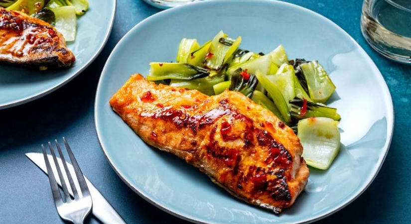 Különlegesen omlós lazac édes chilivel: ez a tökéletes házi szósz titka