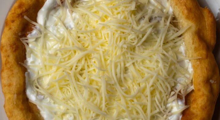 Krumplis lángos lépésről lépésre: ha egyszer kipróbálod, csak így készíted