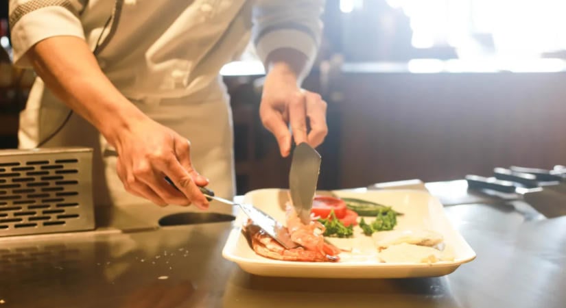 Áll a bál: 80 ezres rendelést adott le valaki egy fonyódi étteremben, majd rögtön fel is szívódott