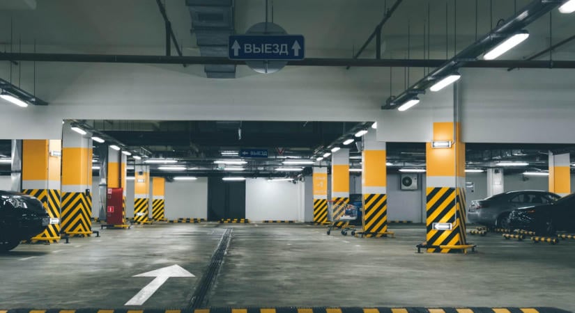 Újpest: vita robbant ki az úttestre festett parkoló miatt